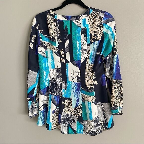 Nic + Zoe Arsty Vibrant Abstract Printed Polyester Button Up Shirt Blouse - Picture 2 of 6